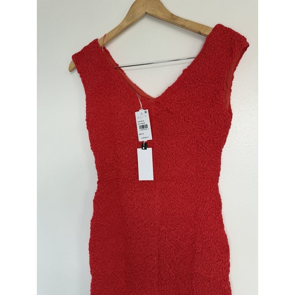 ASTR Red Textured Stretch coquette 90’s Sleeveless Bodycon Mini Dress M - Picture 7 of 10